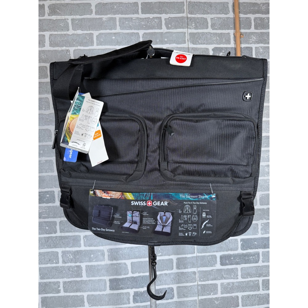 SwissGear Getaway 22 Carry-on Garment Bag Black‎ Tri-Fold Travel Sleeve NWT